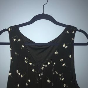 Black dress with daisies